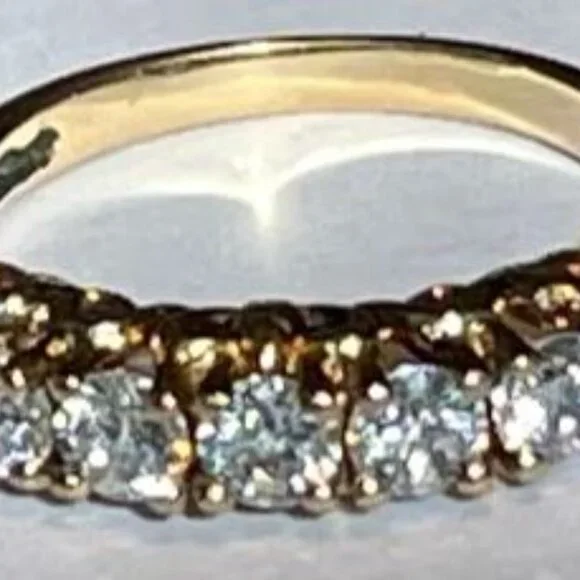 14k Solid Yellow Gold Anniversary Band Size 5 sizable up/down - Picture 2 of 6